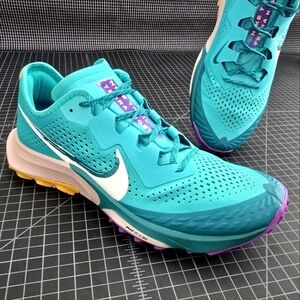 NIKE AIR ZOOM TERRA KIGER 7 - TURQUOISE BLUE/ WHITE/ TEAL (NWOT)